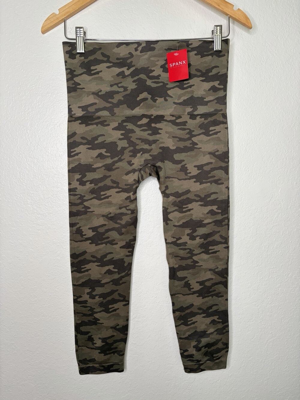 NWT SPANX Look At Me Now Seamless Camo Cropped Legging Size 1x Athleisure